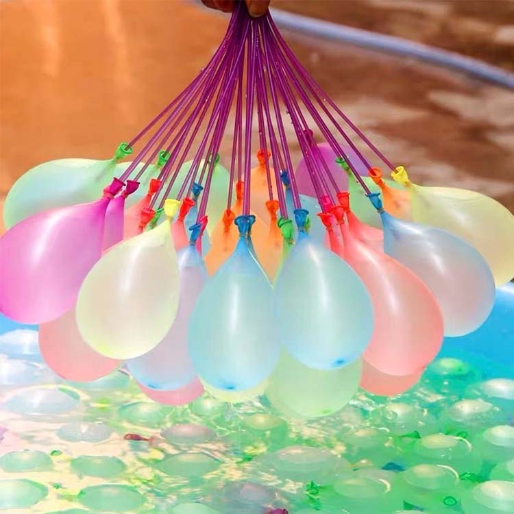 Qısa bar suyu doldurulmuş balon